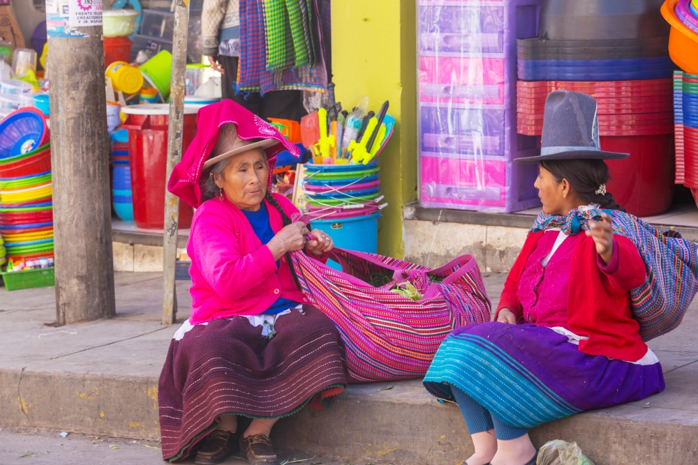Peruánské ženy v tradičních oděvech