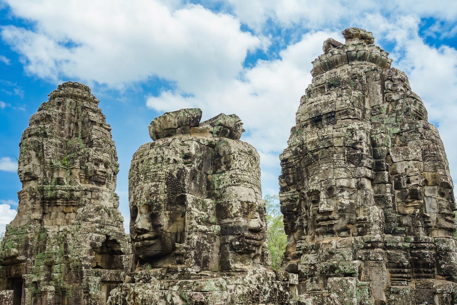 chrám Bayon - obří kamenné tváře 