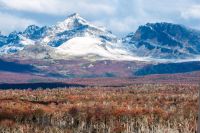 Podzimní krajina v pohoří Cordillera de los Andes v Argentině