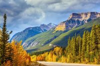Podzim ve Skalistých Horách v kanadské Albertě