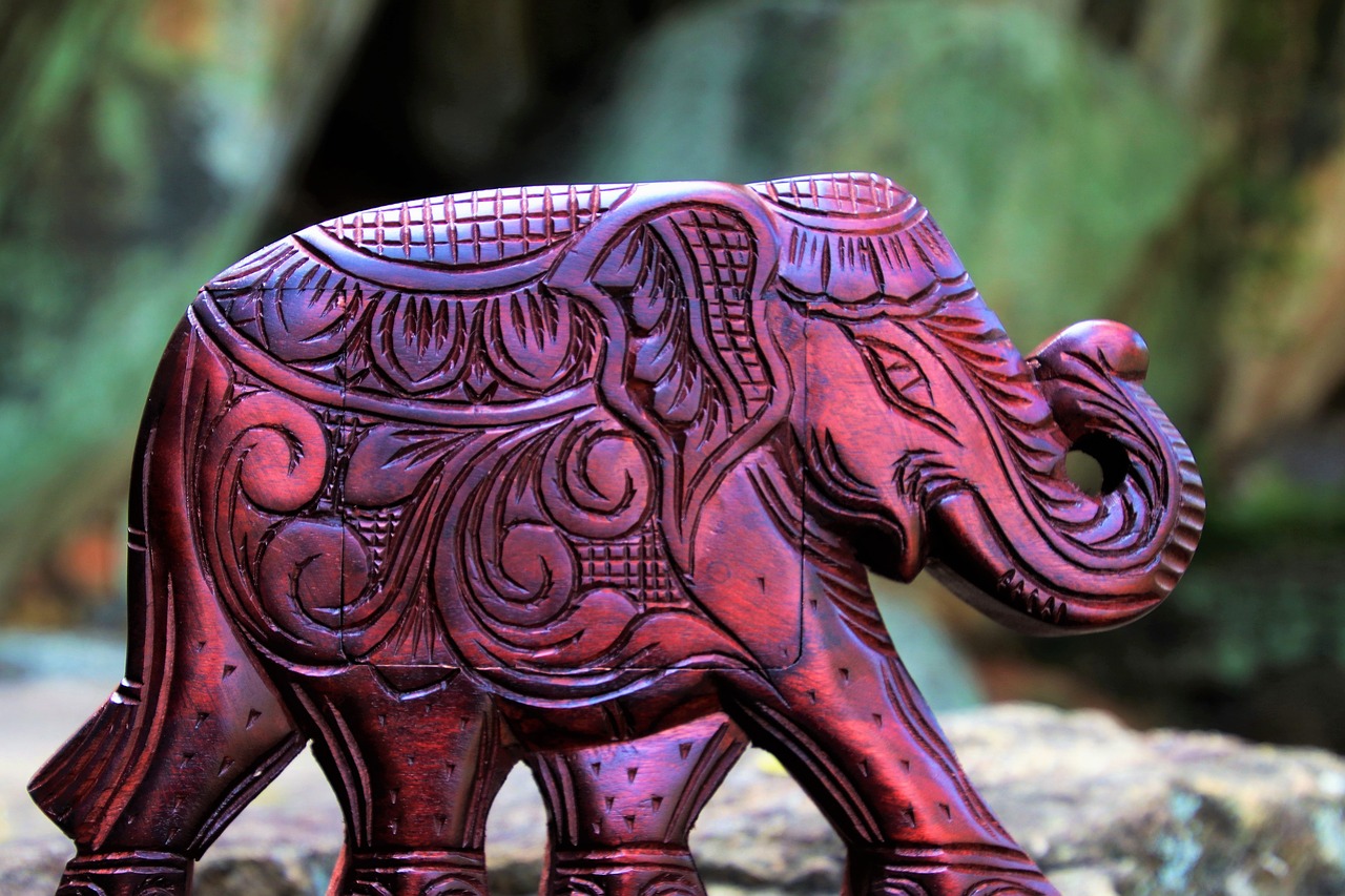 dřevěný slon