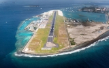 Letiště na moři: Podívejte se na ostrov s tříkilometrovou přistávací dráhou