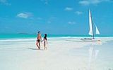Kam na Kubu bez turistů? Zkuste východ, ráj s bílým pískem a dlouhými plážemi