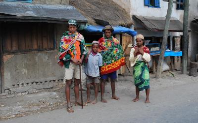 Tradiční oděv | Madagaskar - kmen Batsileo