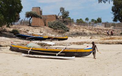 Madagaskar loď piroga | Madagaskar - Ifaty 6