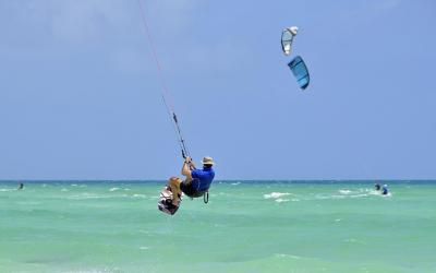 Kitesurfing