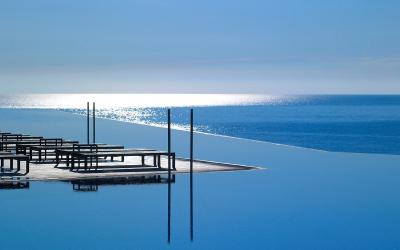 infinity pool