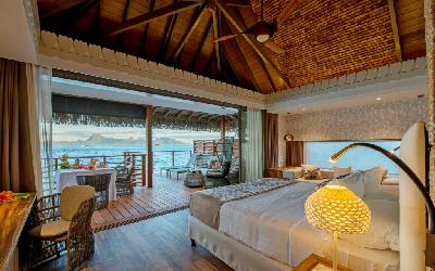 PPT Intercontinental Tahiti Motu Overwater Bungalow Bedroom.gallery_image.1