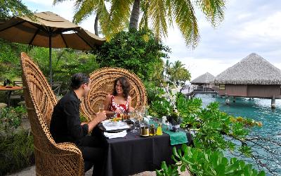 PPT Intercontinental Tahiti Romantic Moment.gallery_image.1