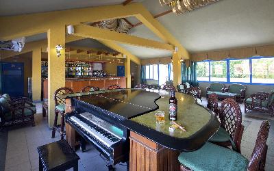 Piano Bar