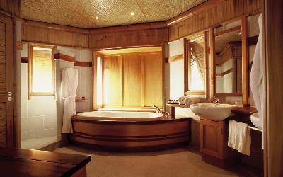 TIH Pearl Overwater Suite (9).gallery_image.1