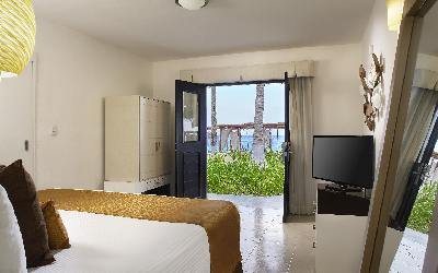 desire-riviera-deluxe-room-ocean-01