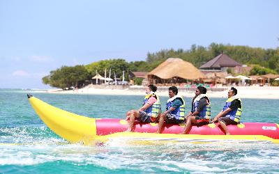 BANANA BOAT