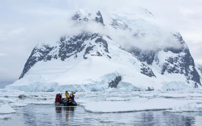  Antarktida - výjezd na zodiacu