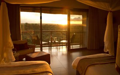 victoria_falls_safari_club_sunset_room