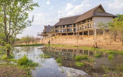 victoria_falls_safari_club_view_from_small_waterhole