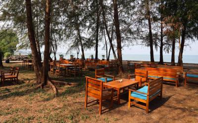 beach-dining