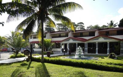 Berjaya-Praslin-Resort-Resort Entrance Day View