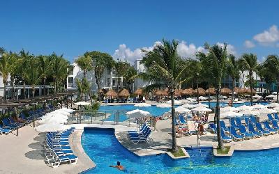 Pool & The Resort View