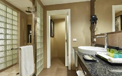 Suite - Bathroom