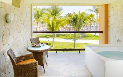 Ocean Front Premium Level Suite - Balcony