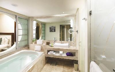 The Reserve Deluxe suite - Bathroom