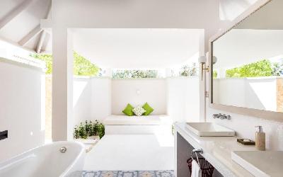 Open-air Bathroom