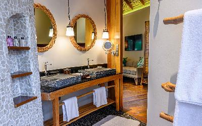 Beach Villa Bathroom