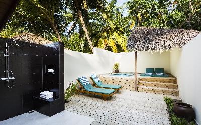 Jacuzzi Beach Villa Bathroom