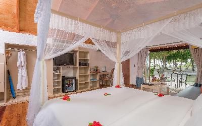 Jacuzzi Beach Villa Interior