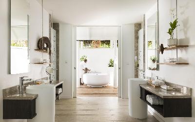 Beach Villa Bathroom