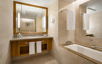 Al Waha Superior King Bathroom