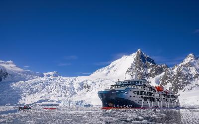 Loď Magellan Explorer - váš domov na Antarktidě