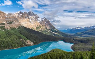Jezero, které svým tvarem připomíná hlavu vlka | Lake Peyto