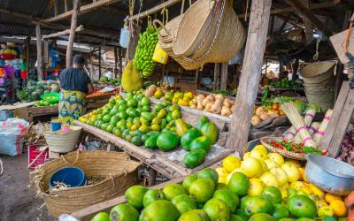 trh ve vesnici Mto Wa Nbu  | Tanzánie