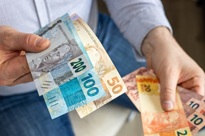 Brazilská oficiální měna - brazilský real, bankovky