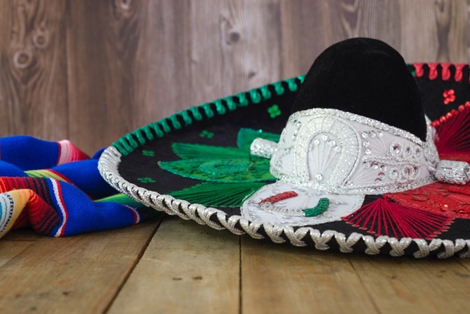 Sombrero v barvách Mexika